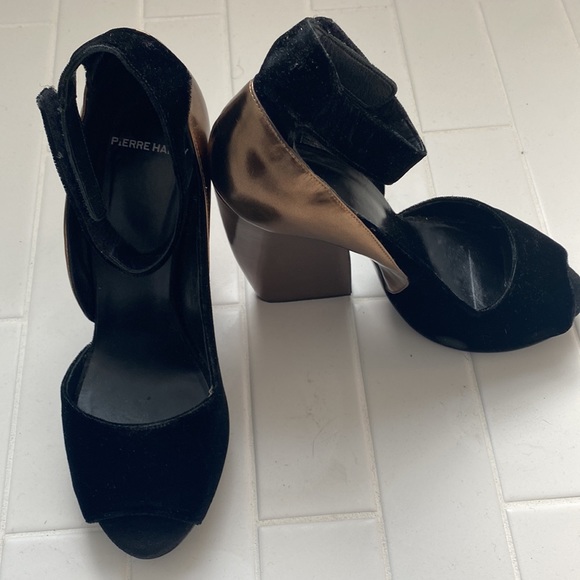 Pierre Hardy patent leather and velvet shoes - worn once. - Picture 1 of 4